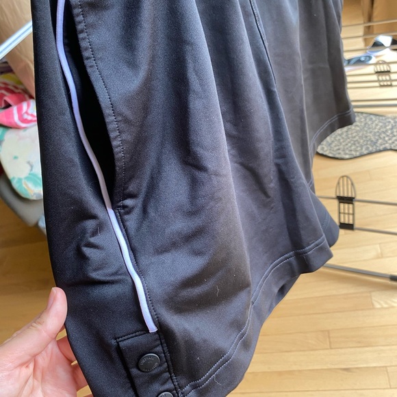 black gymshark shorts - Picture 4 of 4